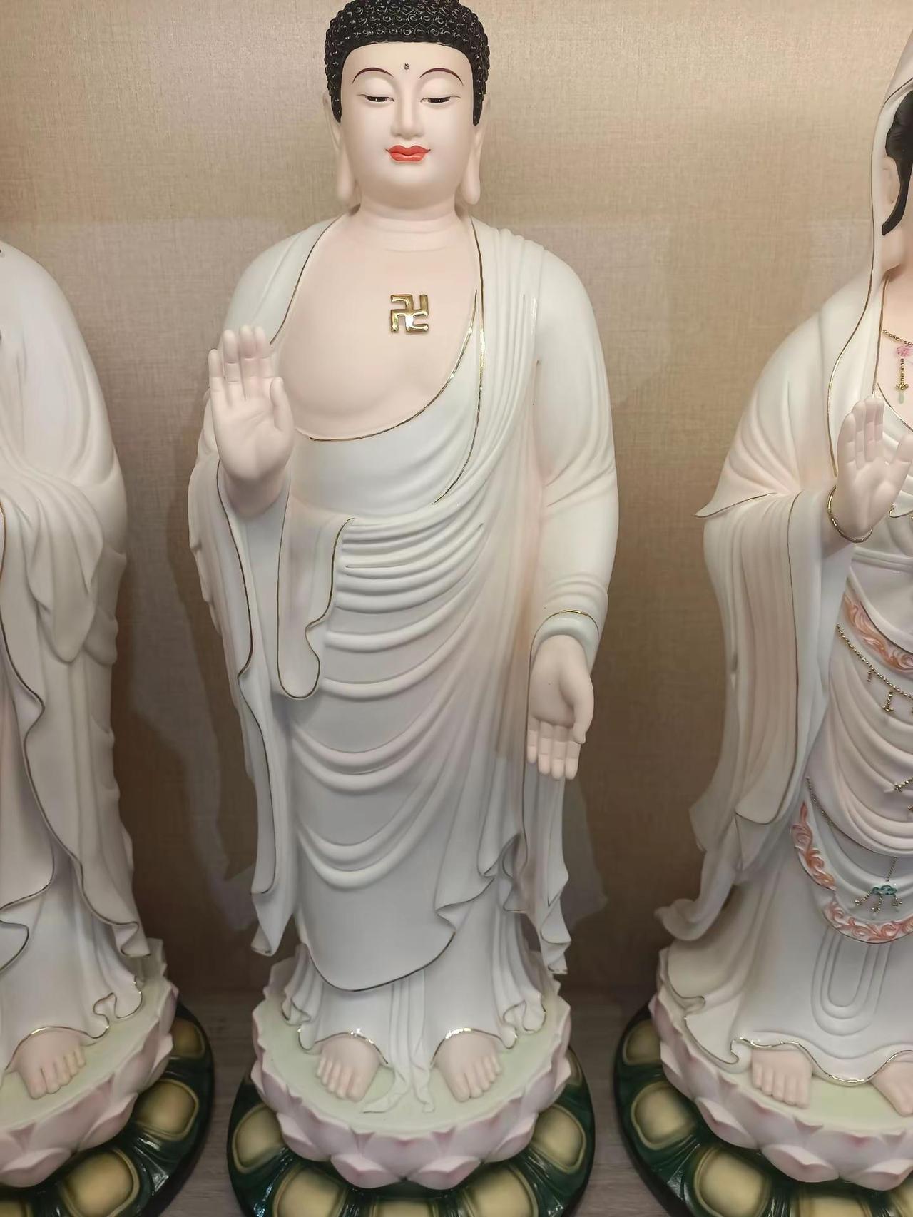 佛祖🙏🙏。佛祖保佑祖国强大，保佑祖国宝岛早日归来，保佑人民安居乐业，人民有信