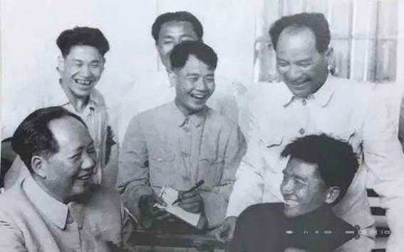 在红军长征的历史中，有许多人经历过生死考验，也有人经历过比战场更加复杂的磨难。朱