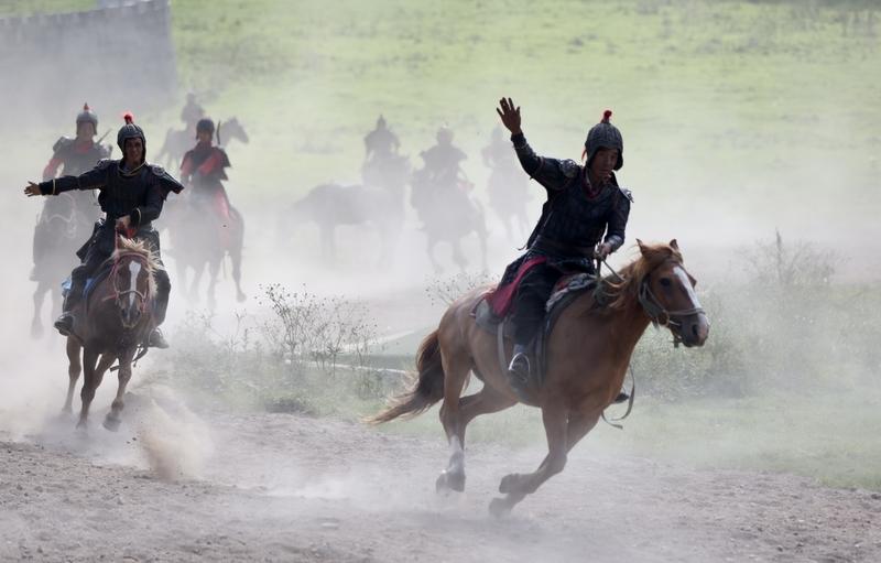 吕布被视为汉末三国第一猛将，虽一生没斩杀名将，但赢在了多处。
先看个人气场，他首