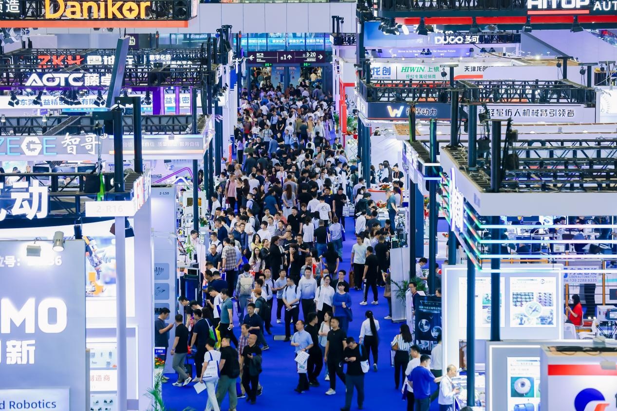 具身觉醒、智造跃迁，物理AI如何在制造业落地？