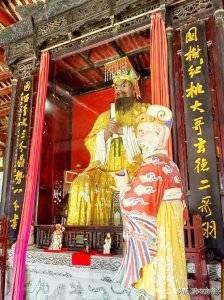 张飞庙名联写错二十二年，实在可惜
 
阆中张飞庙一副经典对联，一字之差错挂二十二