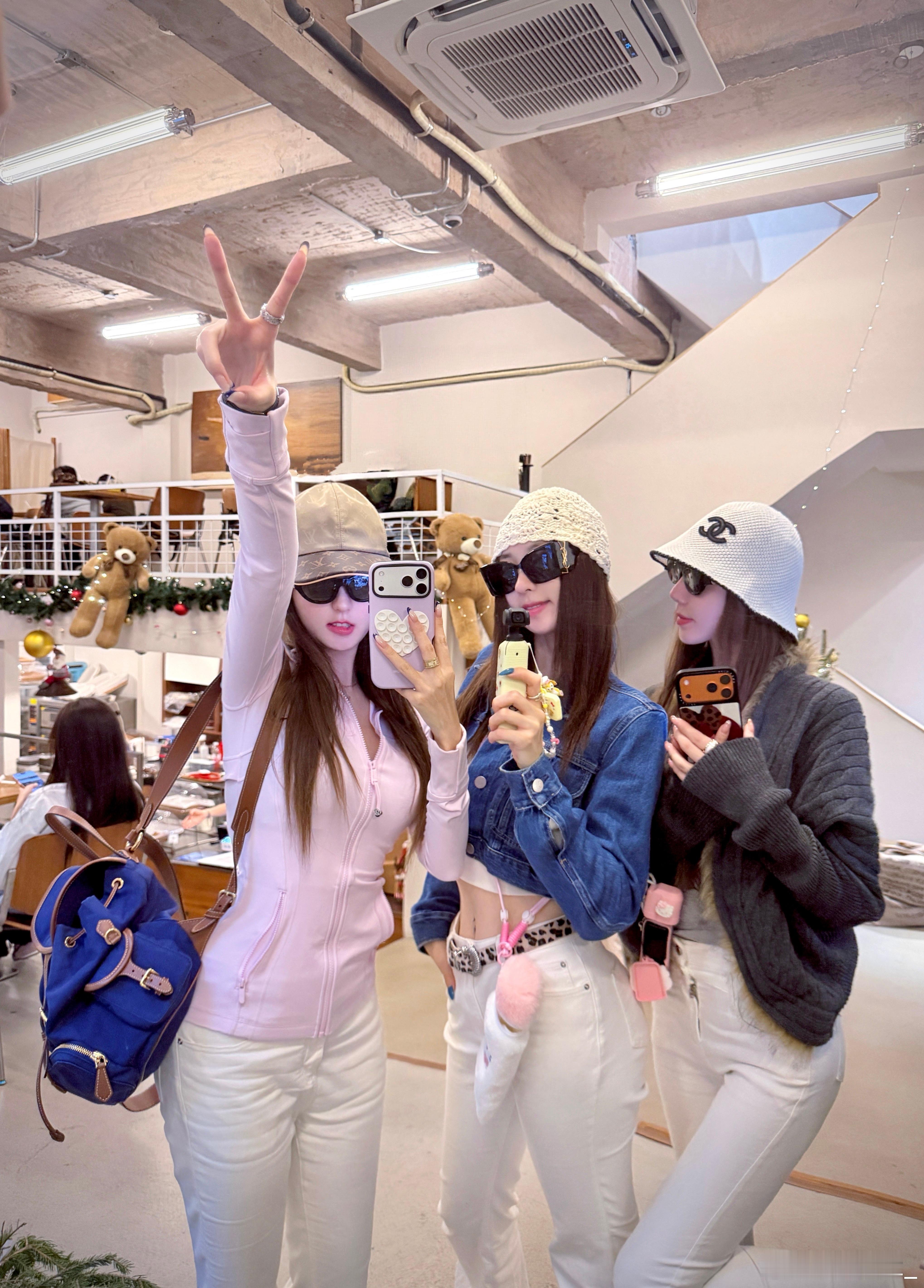 圣诞氛围浓度99.99%🎄🍎✨ 圣诞节圣诞氛围三胞胎碧星梦