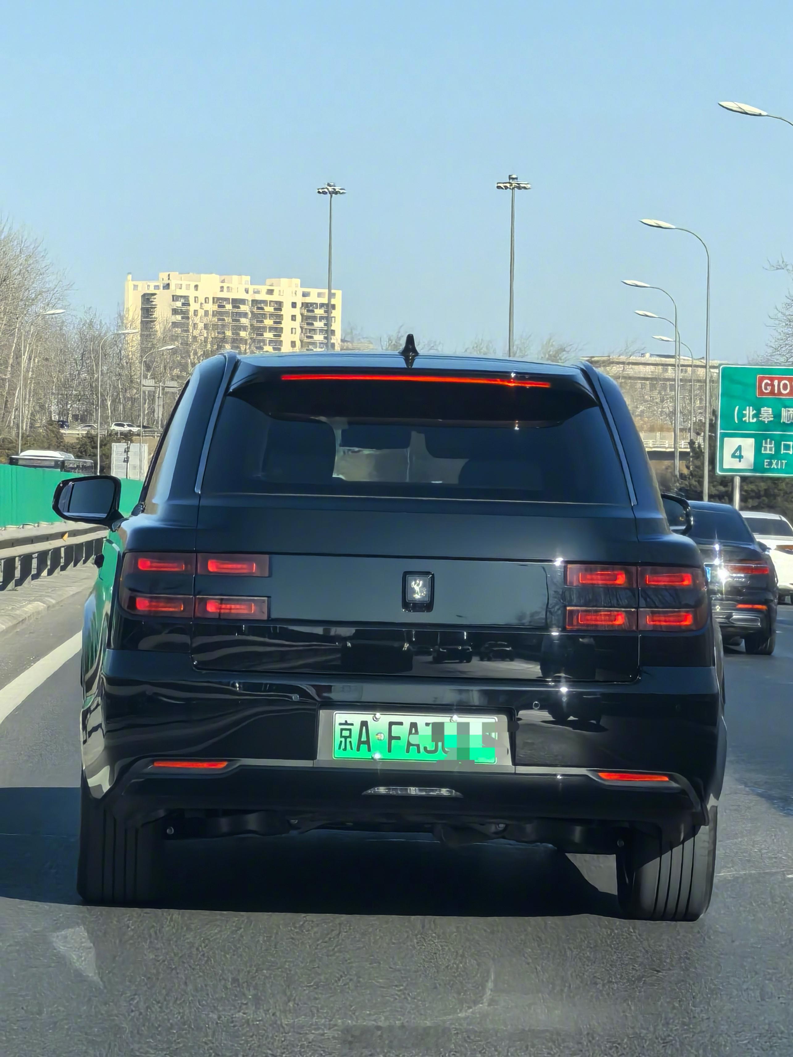 闪灵是老大，它是二哥，你认同吗？[阴险][阴险] 