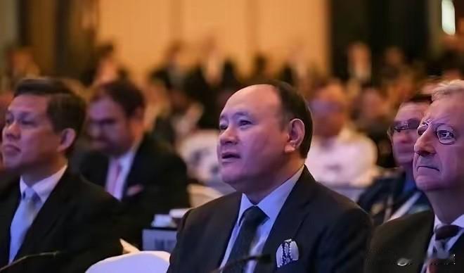 一觉醒来，菲律宾被中国的学者整破防了，因为数十位中国学者从地理、文化、历史和法律