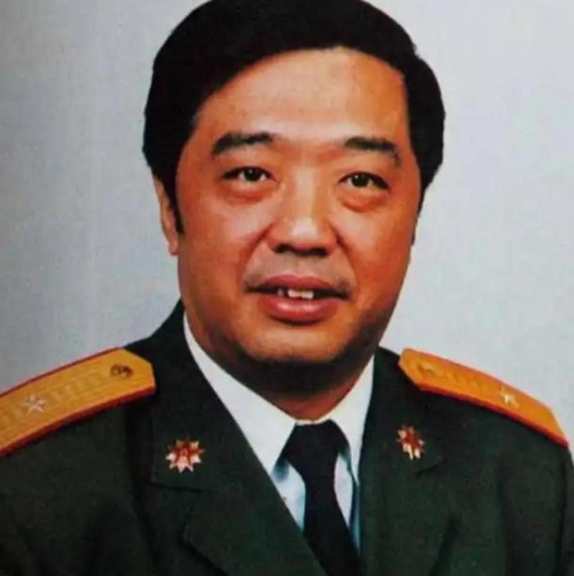这件事说起来挺有意思。
 
 
大家习惯把目光放在1963年那个夏天，盯着落榜的