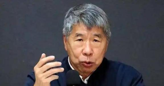 台媒有个明白人张亚中，中国很多人都没想到的，他却想到了，他曾说：大陆军演到底是冲