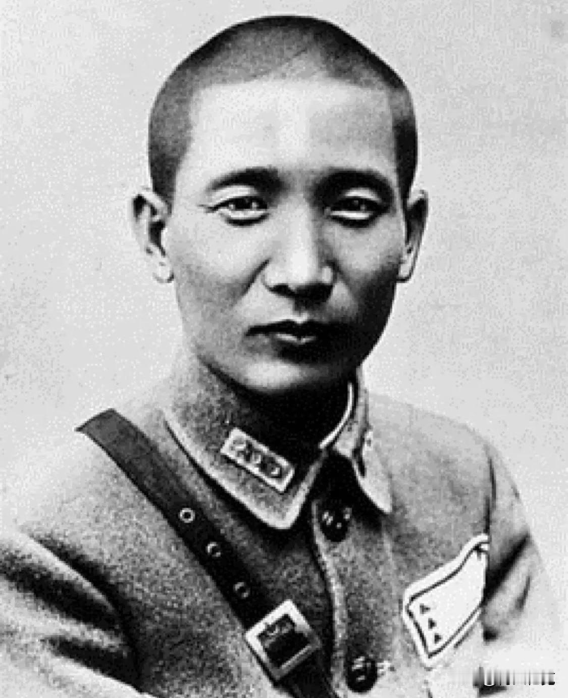 张治中（1890—1969），安徽巢县人，陆军二级上将，获多枚勋章。多次参加淞沪