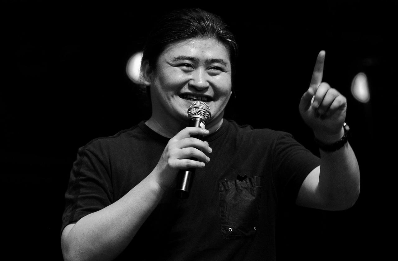 刘欢去世，他演唱的那首《从头再来》，再次被忆起。上世纪90年代末期，千万工人被下