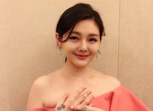 大S又双叒叕上热搜了！
这次不是因为美容秘籍，也不是因为新剧，而是因为……她和前