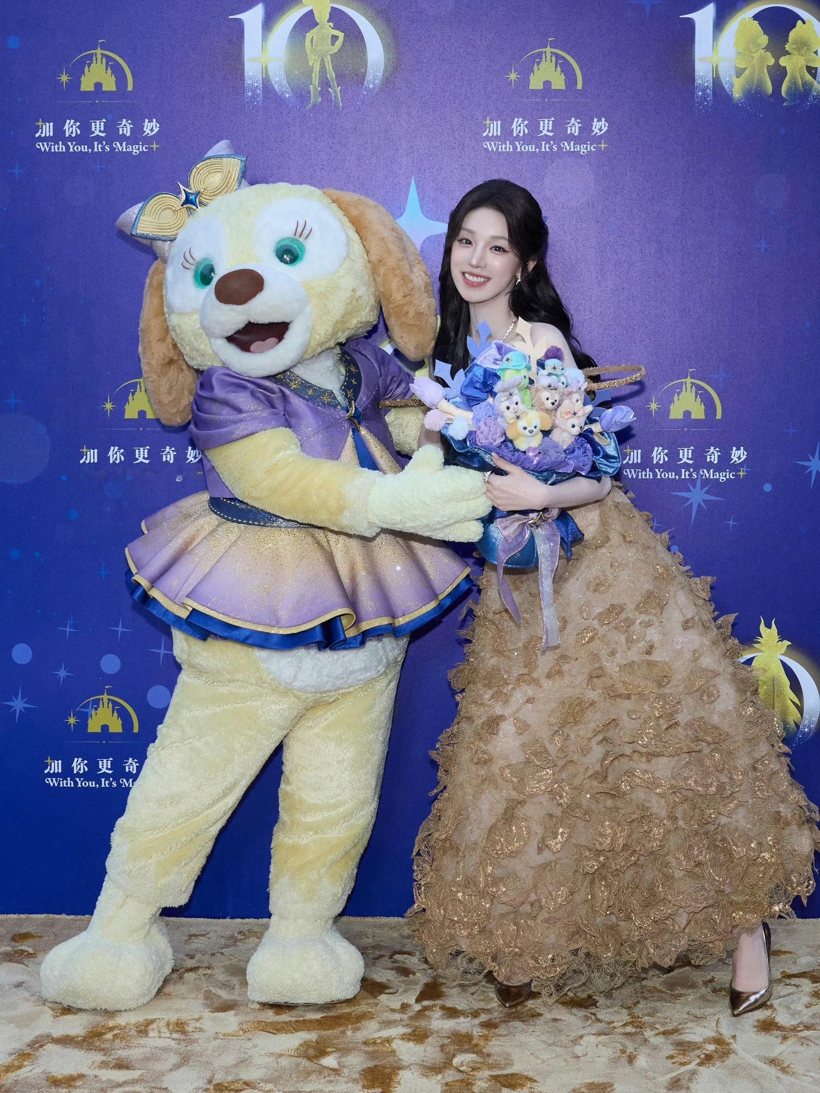 嘿嘿 两个女鹅 