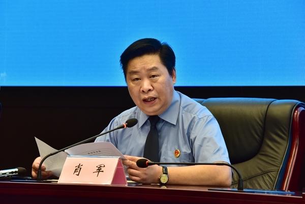 武汉前政法高官和儿子联手，利用香港身份跨境敛财6400万港币，上演“一出受贿父子