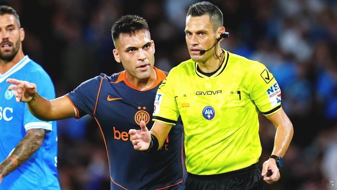 国际米兰本轮的主裁判马里亚尼，看看图二应该就对这位裁判印象很深刻。国际米兰意甲热