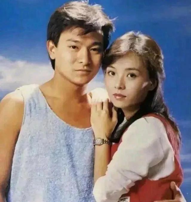 这就是刘德华爱而不得的女人，因为她喜欢的人是周润发。在陈玉莲眼里，刘德华就是个弟