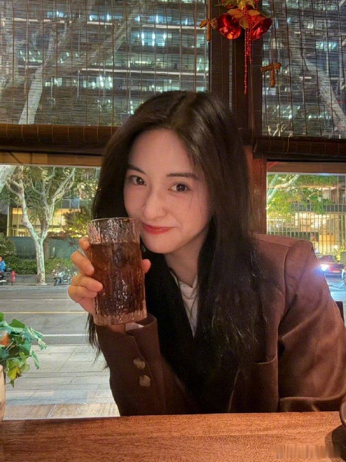 王鹤棣沈月武艺时隔8年合体亲爱的客栈2026跨别八年，老友再遇，王鹤棣、沈月、武