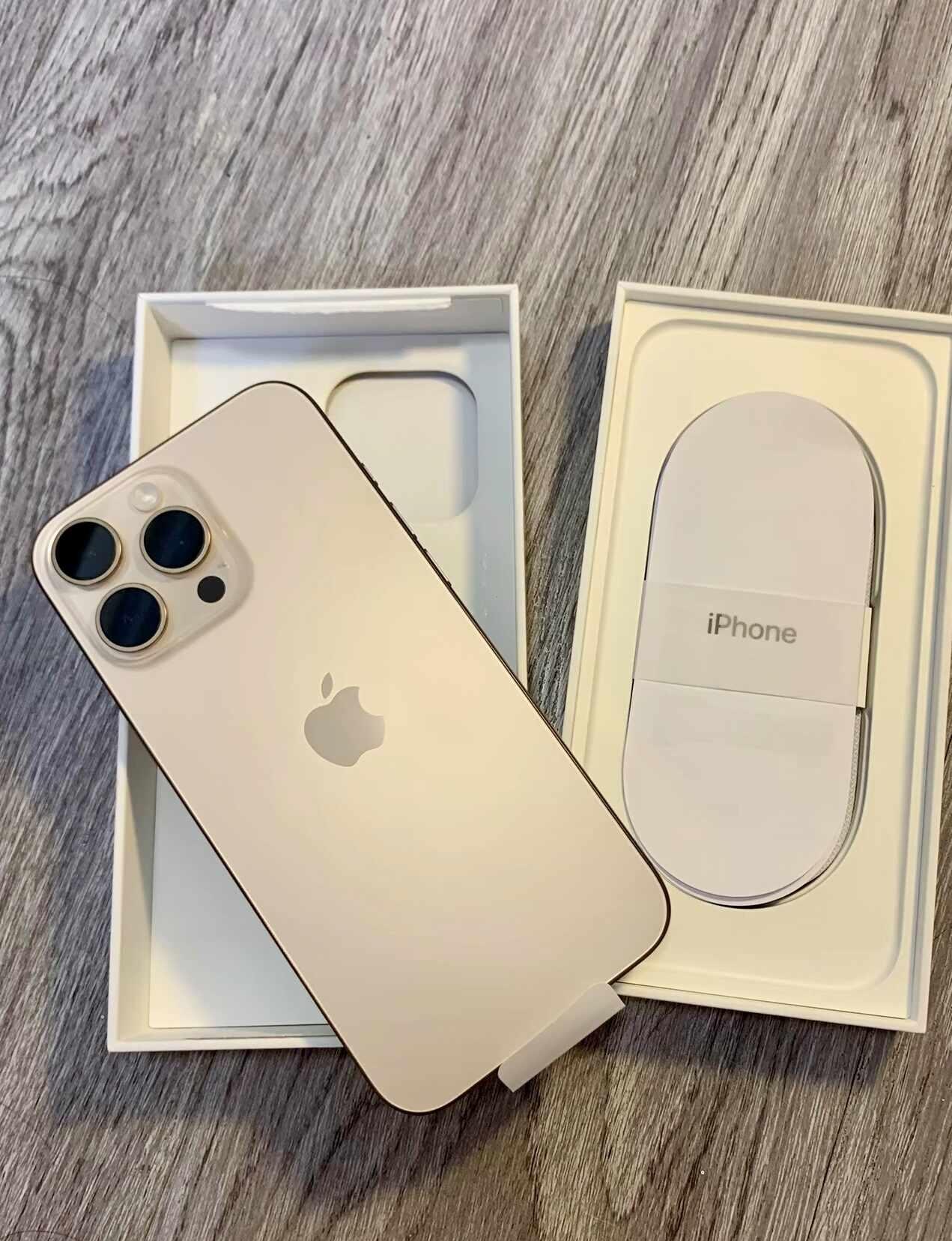 最后我还是拿了全新16pro！
我是不能接受新款的外观的也招架不住16pm的外观