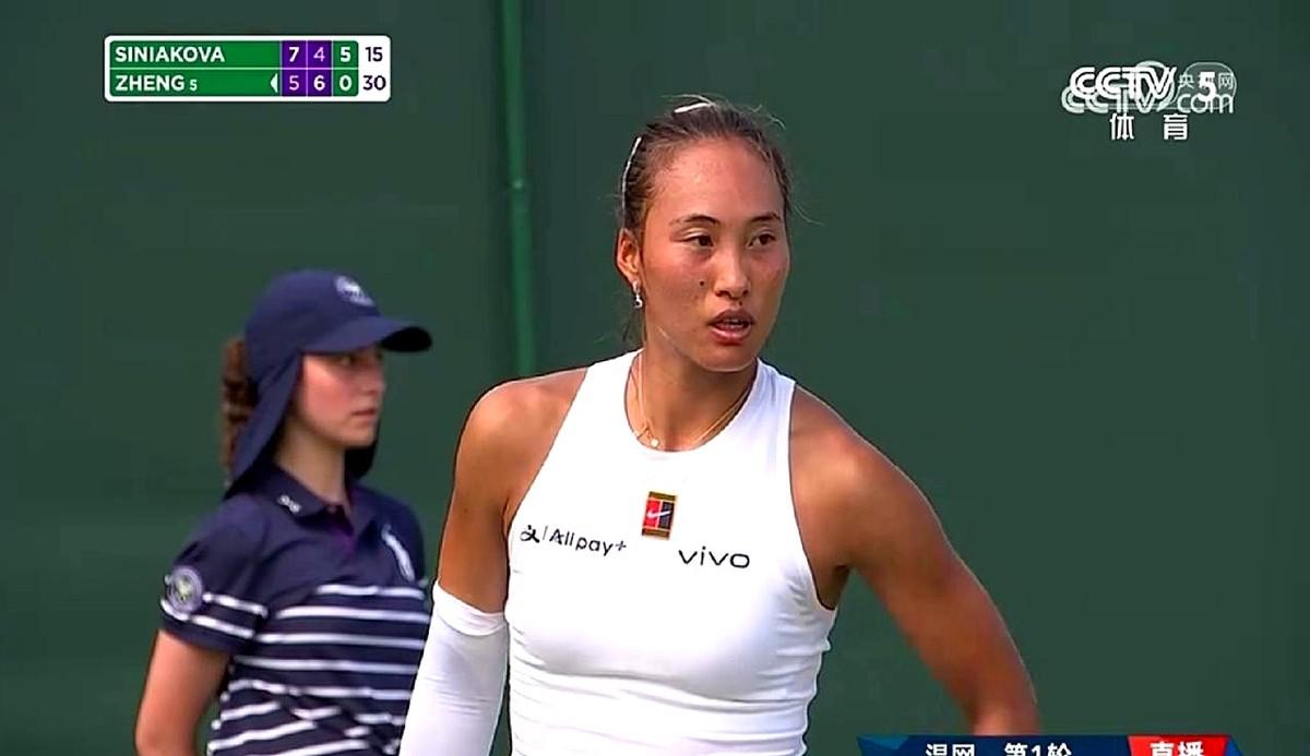 郑钦文不打了，全运会女单直接开盲盒。

冠军奖杯突然没人预定，刺激。

她团队说