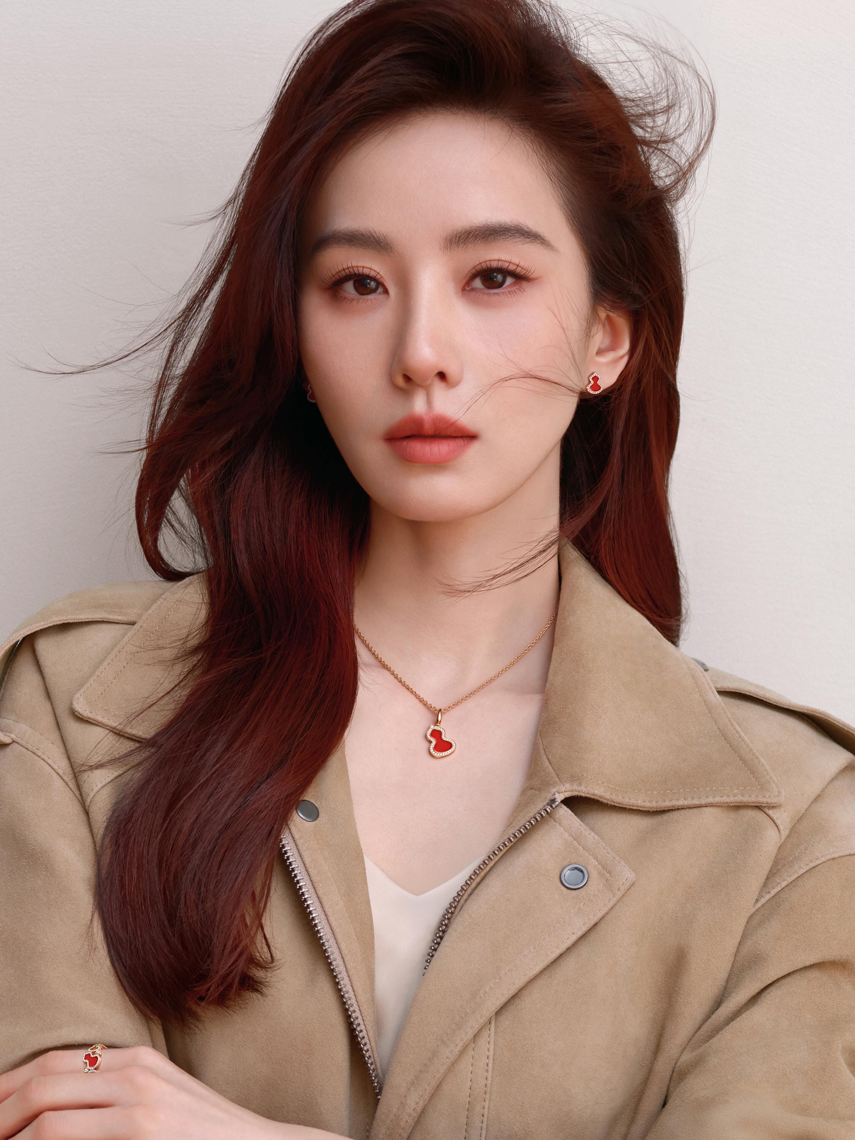 刘诗诗 ｜ QEELIN  🤍❤️美丽 ！来自姐今年的新广告  ～ 