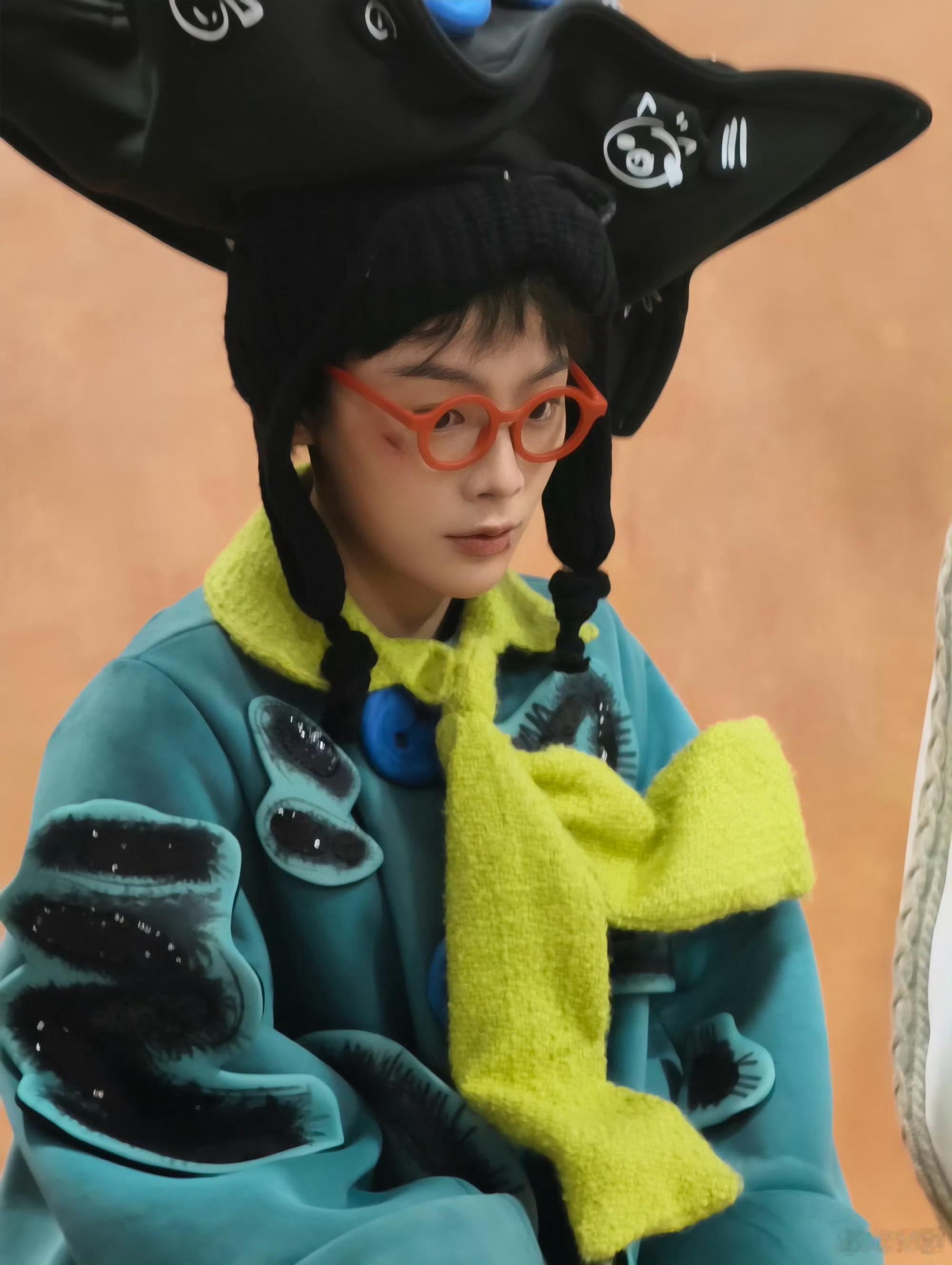 看陈丽君这段请自备纸巾 《枕头人》排练花絮太好哭！陈丽君崩溃大哭到跪倒，情绪感染