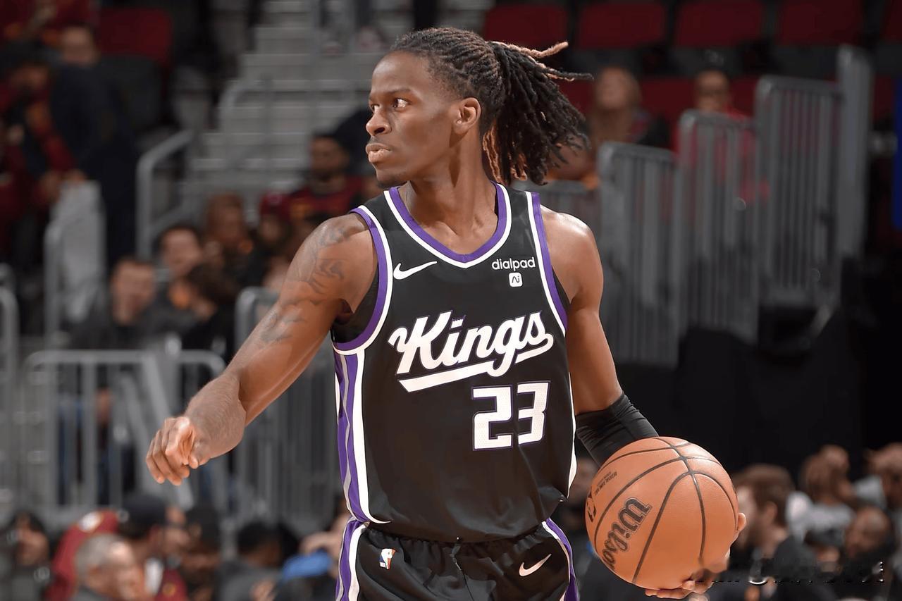 基恩-埃利斯（Keon Ellis）上赛季场均出场24.4分钟，场均数据为8.3