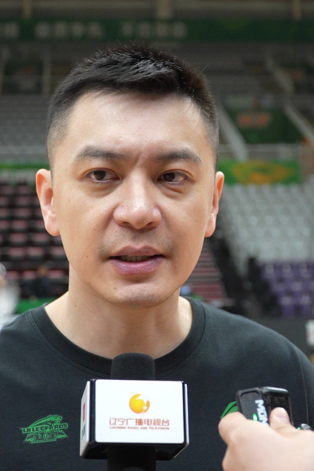 杨鸣指导：目前情况挖掘内部潜力，外援情况以官宣为准。辽宁男篮vs吉林男篮