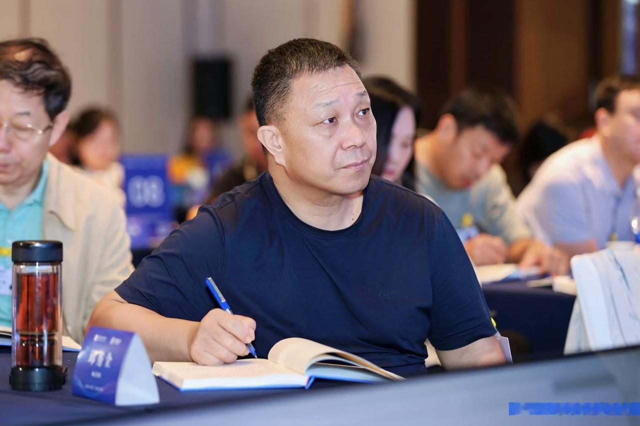 战略是“1”，管理是“0”
1对了，一切都是加分
1错了，一切都是损耗
华夏