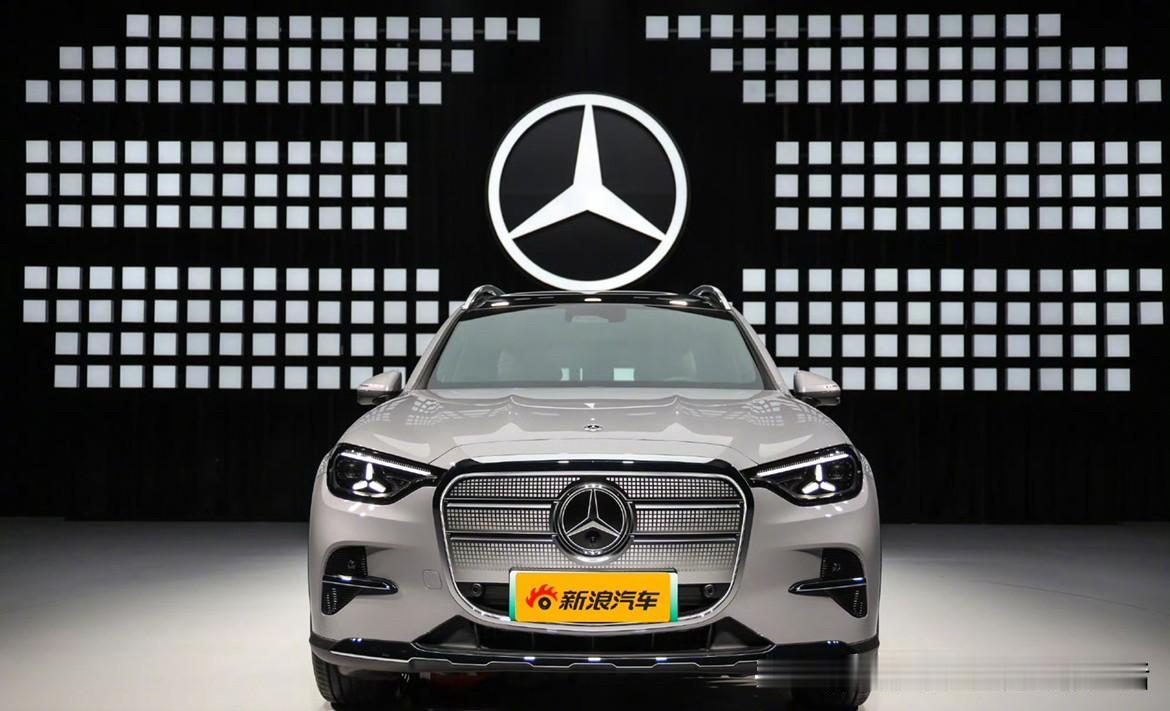 奔驰纯电 GLC 正式上市了，五座晖银版29.99万元，鎏金版33.98万元，星