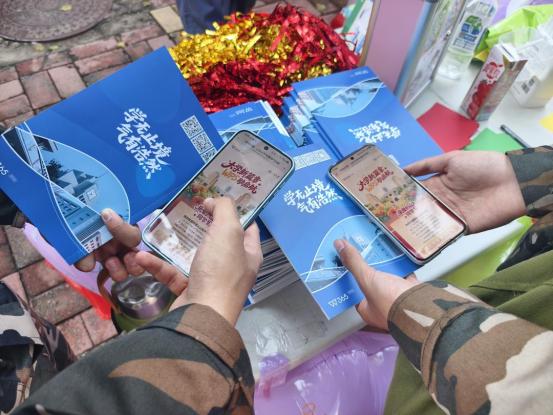 618 AI全面“上岗”

现在很多电商人都在用人工智能，写文案、做图片、整理数