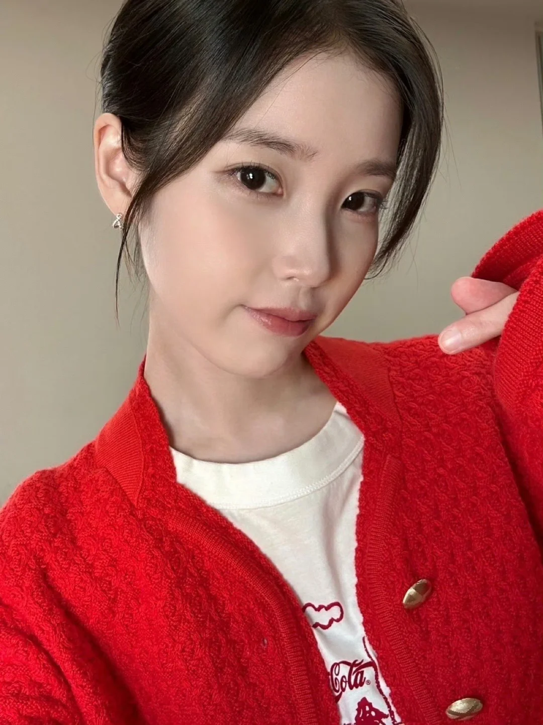 【IU】250301 IU官方更新自拍