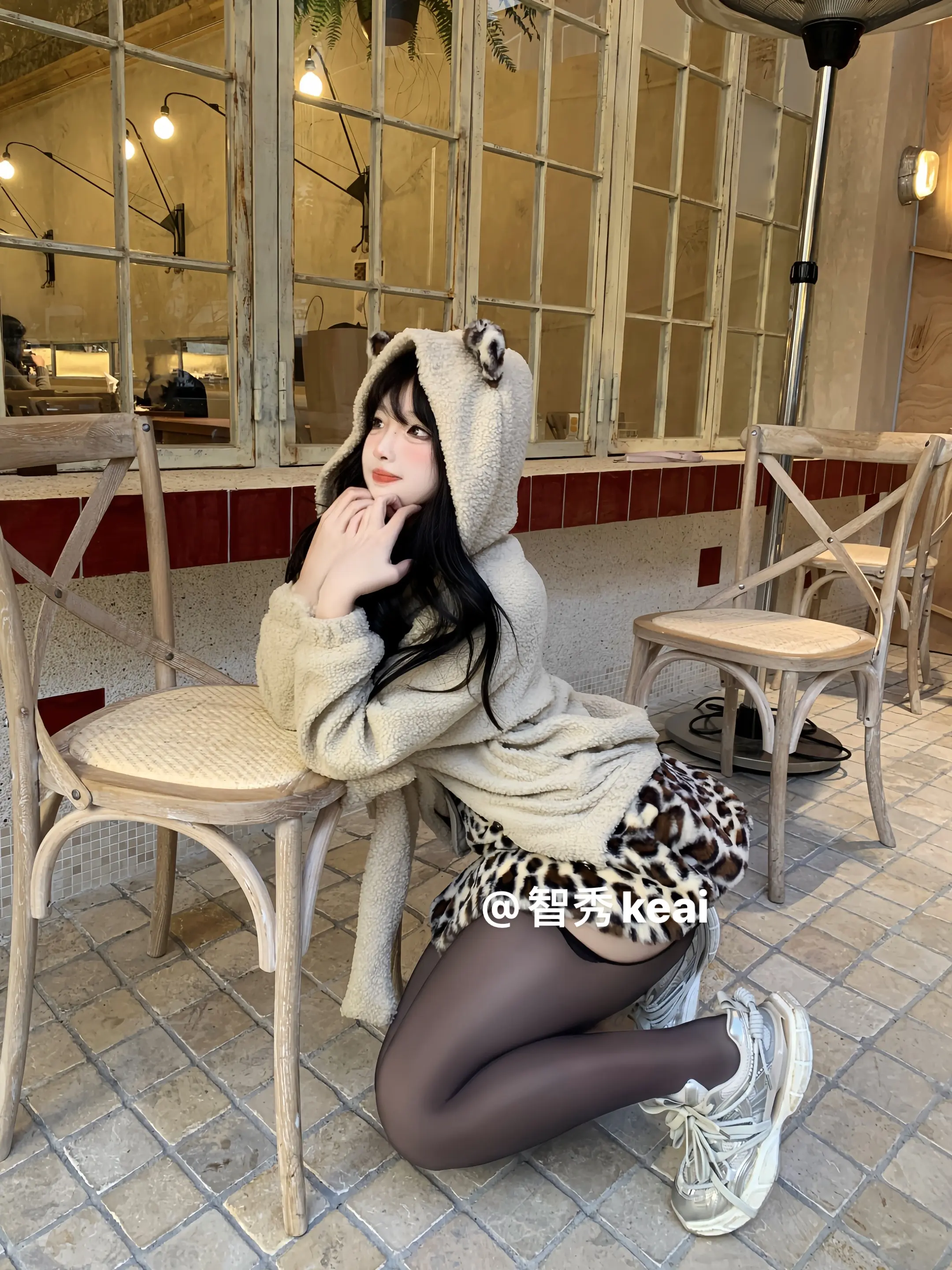 赚钱养小猫。