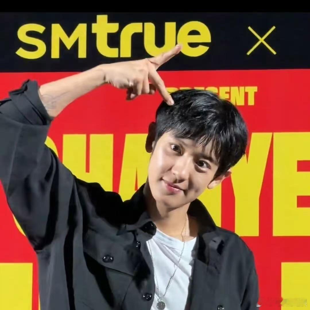 朴灿烈泰国签售会饭拍朴灿烈泰国签售会朴灿烈泰国签售会饭拍，状态太好了，好耶好耶 