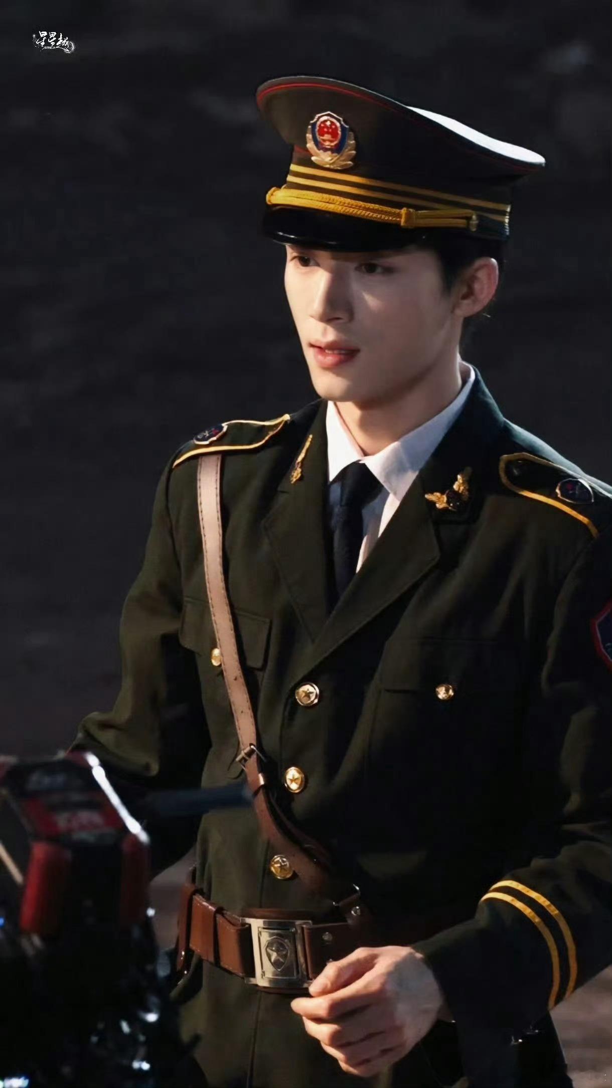 王星越首演现实题材王星越首演现实题材剧《暴虎》突破好大！跳出古装舒适圈，年代造型