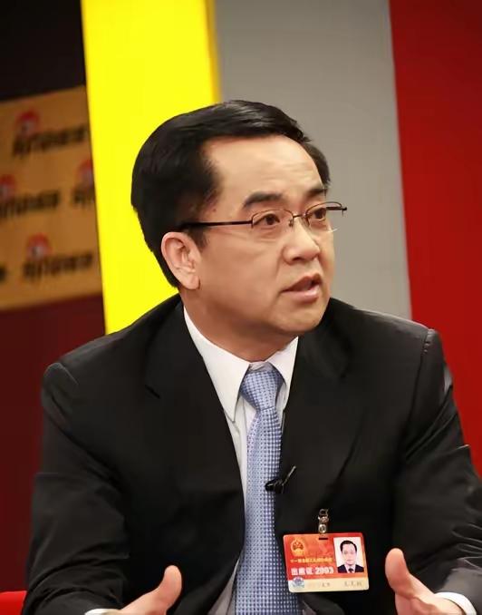 卸任10年终难逃，出来混迟早是要还的
退休十年了，都七十岁了，还是没逃掉。王文权