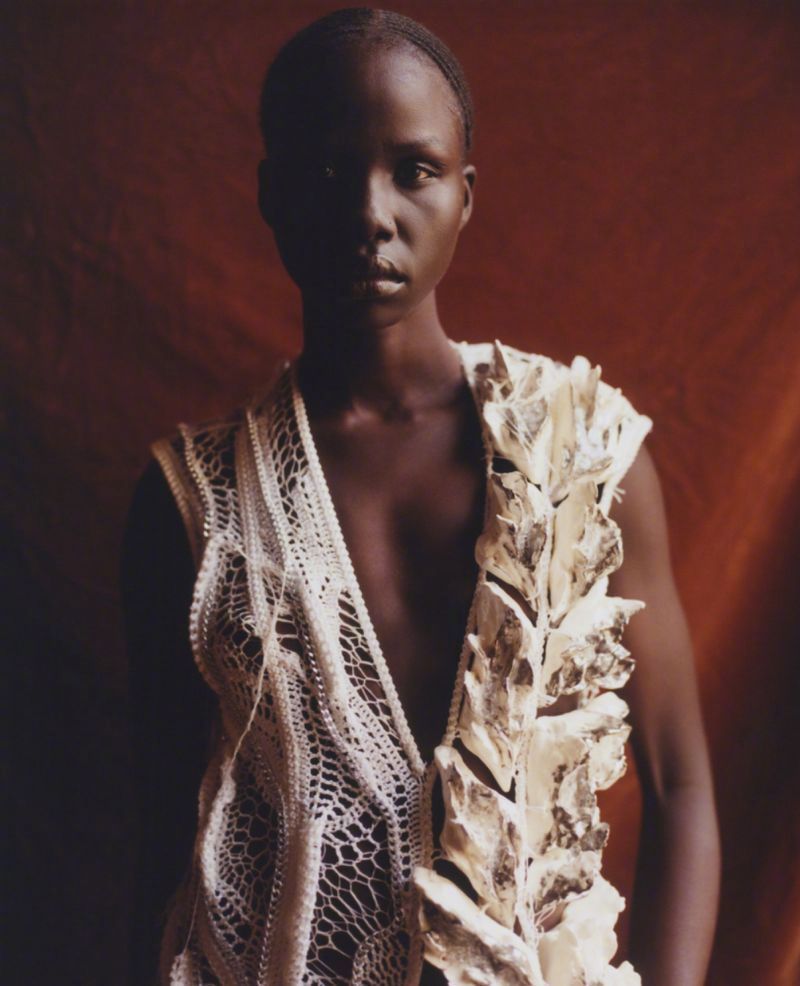 模特 Viktorija Bauzyte 与 Looloo Bark Vogue