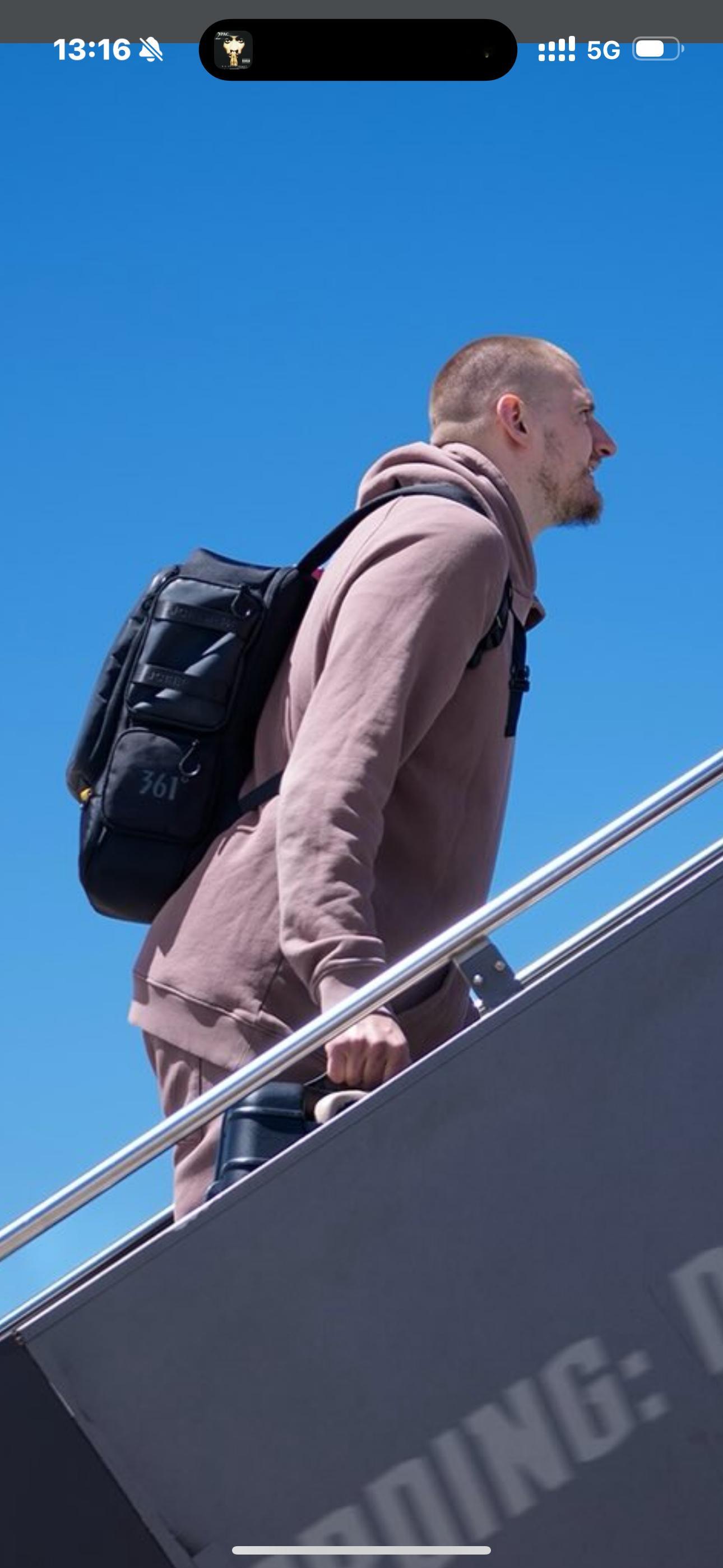 这照片谁拍的，感觉看着像40岁的约基奇。