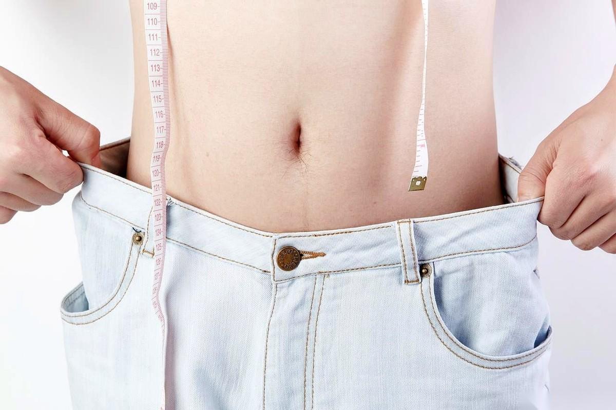 裤腰带莫名其妙松了一圈，三个月瘦了五六斤，还以为自己新陈代谢变好了。
呵呵，别傻