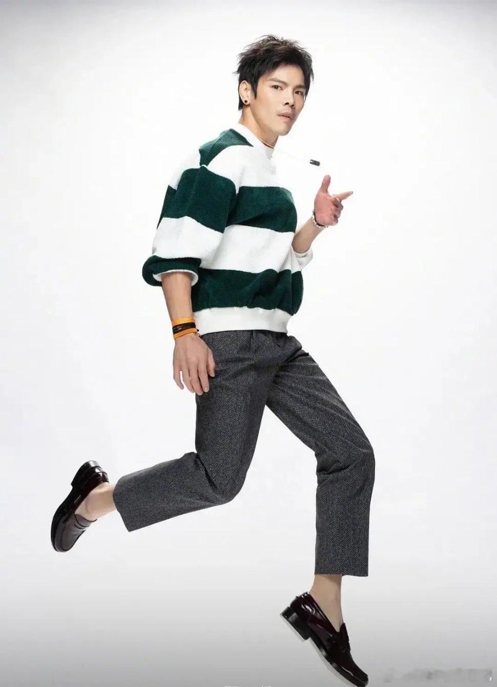 文能求雨开演唱会，武能拍戏演武打片 ​​​