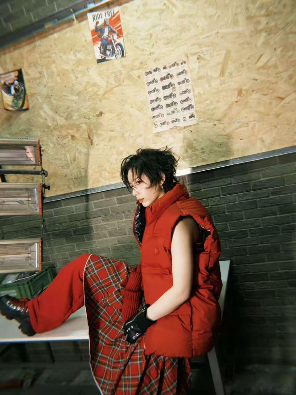 李斯丹妮又杀回湖南卫视了 她就是那个舞台上的“气氛担当”，总能引发粉丝的狂欢！期