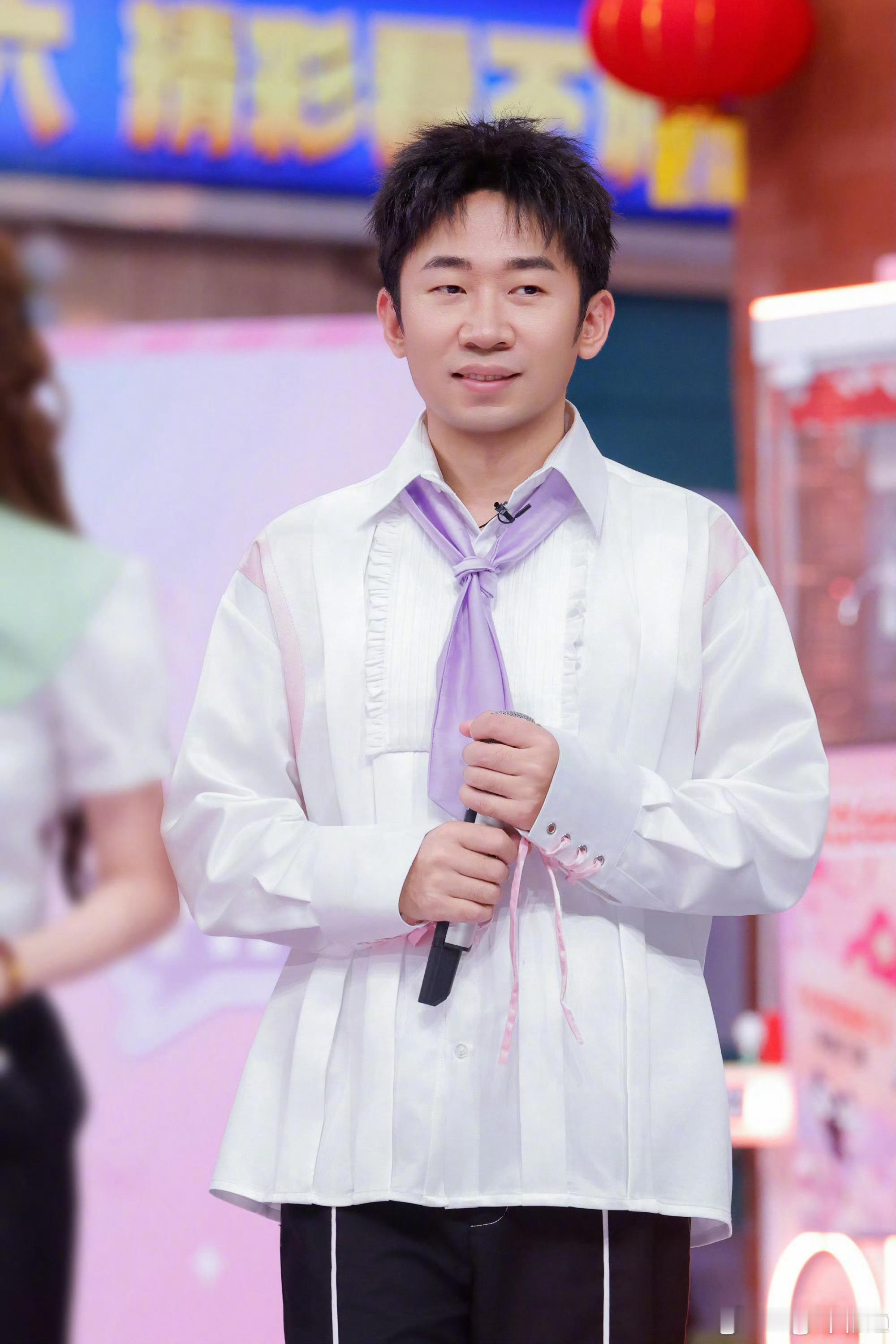 杨迪回旋镖正中眉心杨迪就这样害人又害己，开局就扬言先淘汰别人，转头就被全员针对，