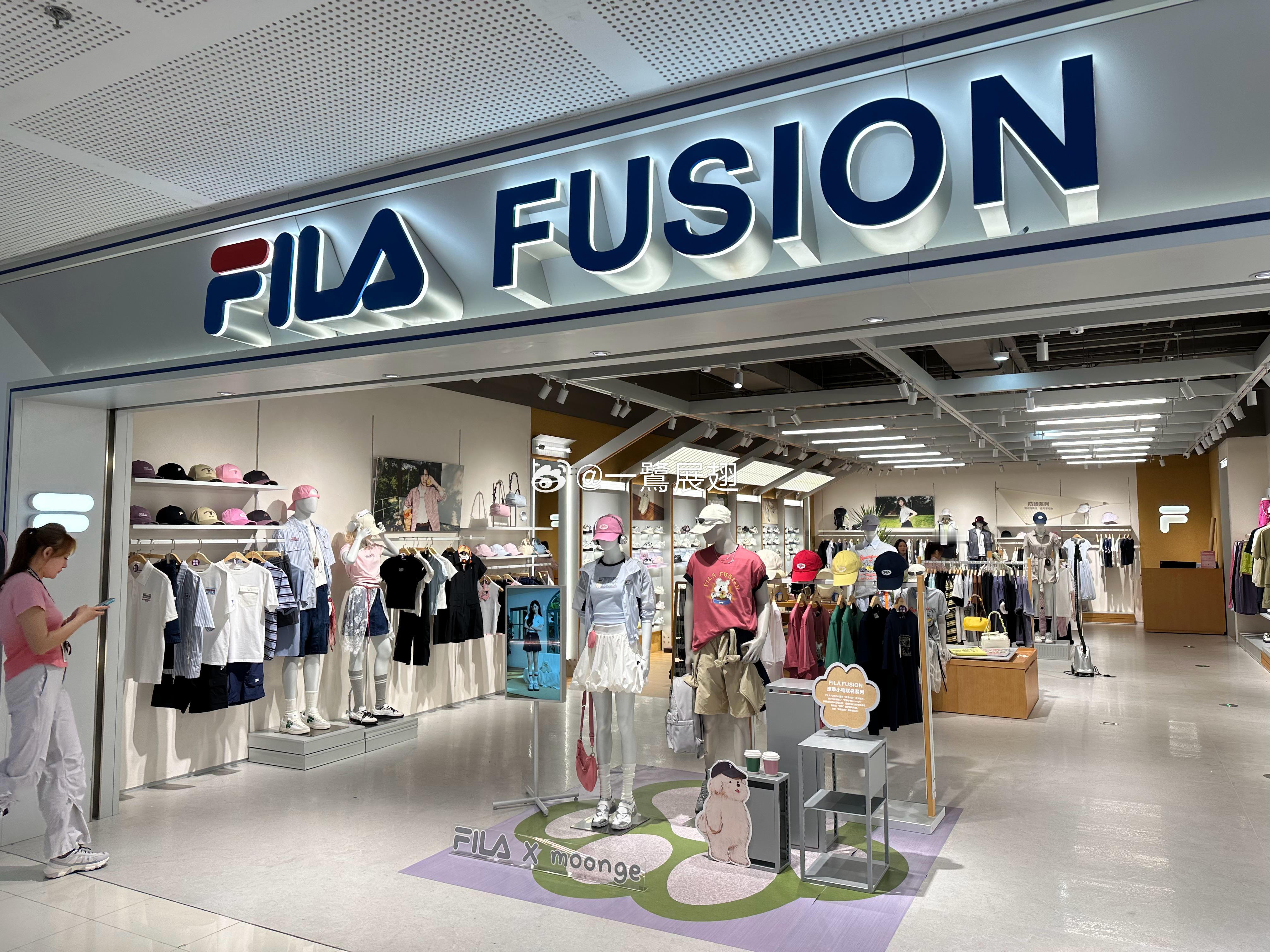 FILA FUSION的小动作真的很多，这次是换logo。 