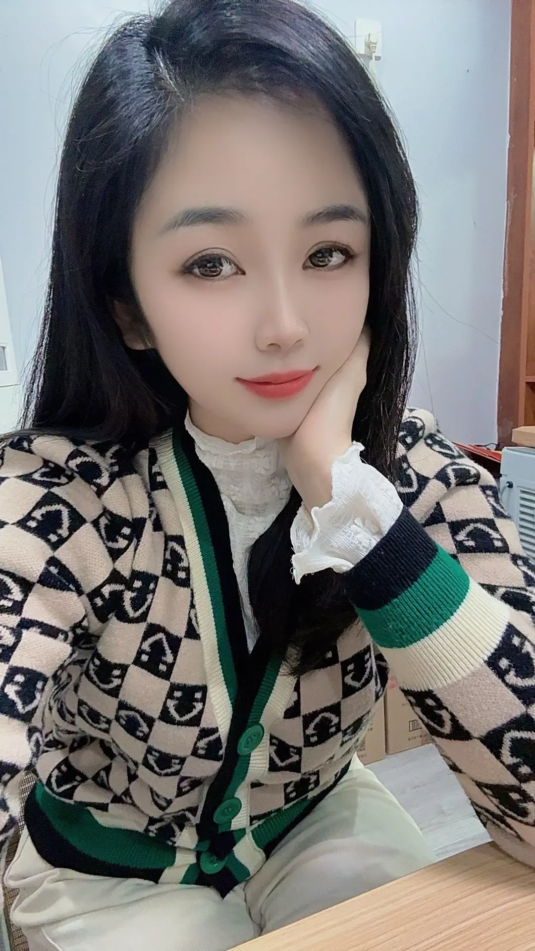 做个快乐的搬砖人吧，做不了娇滴滴的女人，那就做个顶天立地的女汉子，温柔...