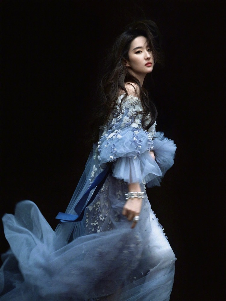 我的天。。谁懂这一组刘亦菲美成这样说是天神下凡我也信啊啊啊 