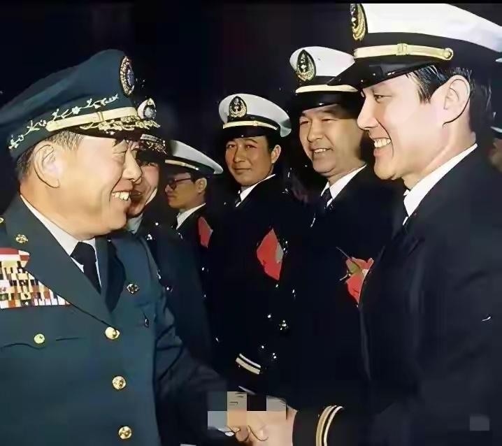 1973年左右，24岁的马英九在海军服役时，和时任台军“参谋次长”郝柏村的一次场