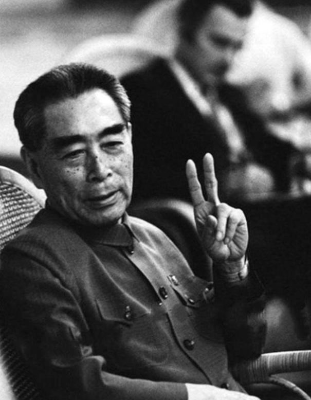 1975年12月，周总理病情恶化，弥留之际叫来卫士“有没有六安瓜片茶？我想喝六安