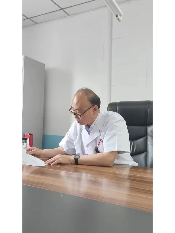 这几天患者比较多，老袁也发现了，现在啊，肝硬化肝癌患者越来越年轻，真的...