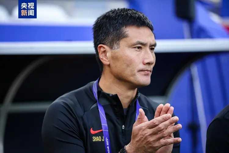 邵佳一出任中国国家男子足球队主教练。
邵佳一无疑是一名优势运动员，做球员那会儿，