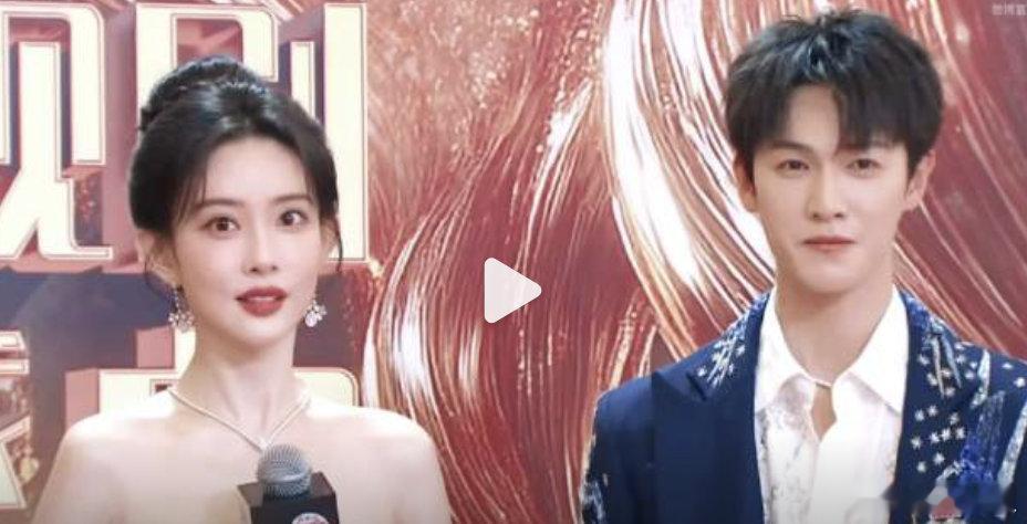 春天是适合恋爱的季节，李昀锐你憋不住就笑出来吧！ ​​​