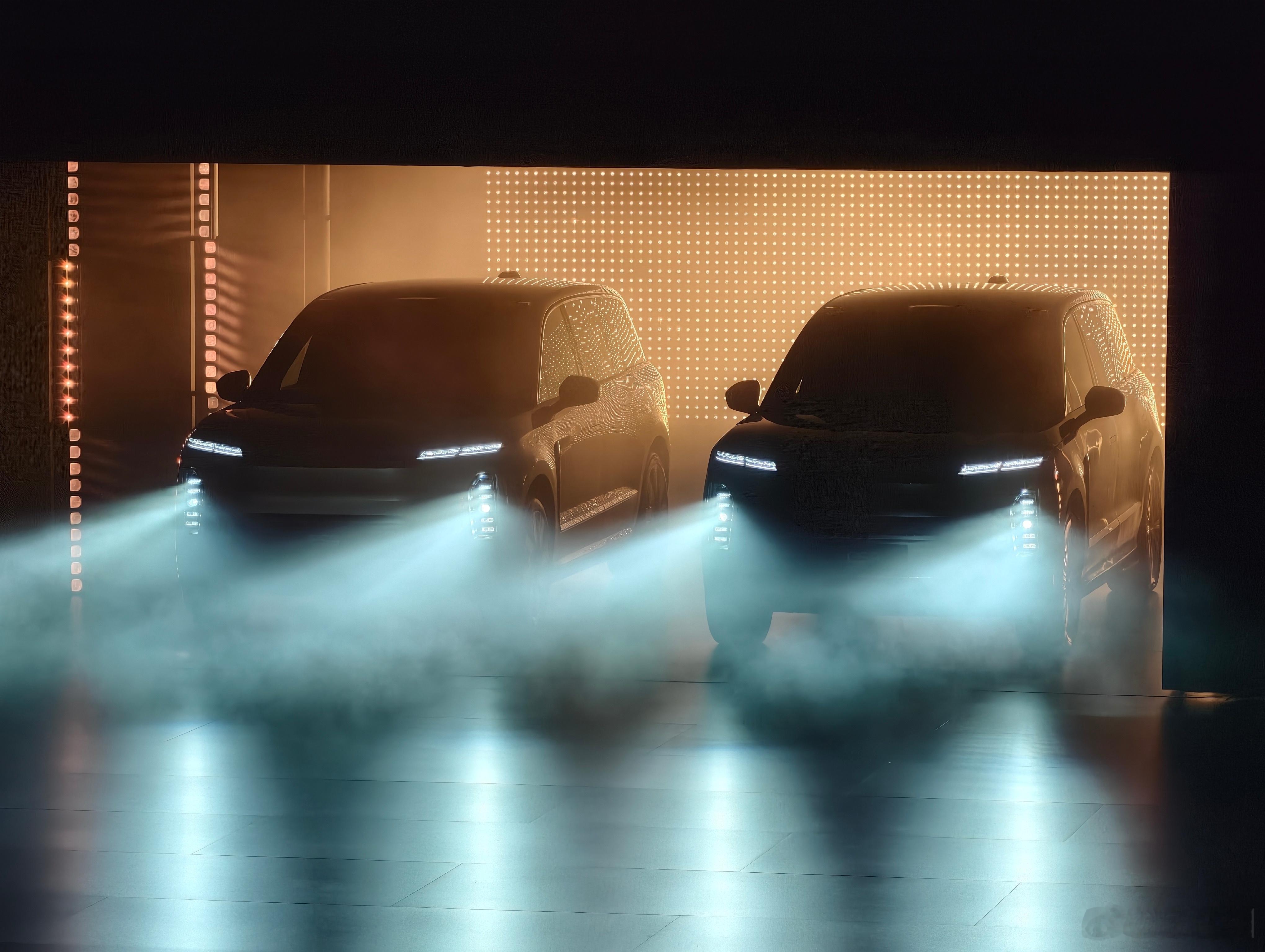 蔚来es9 发布会后没退场，被现场媒体和用户围住了很久 不容易啊 杭州·中国杭州