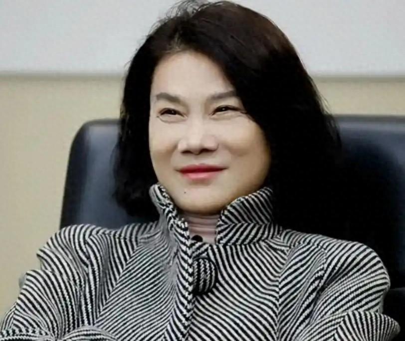 央视发文，高调官宣72岁董明珠喜讯，凭硬实力让整个商界刮目相看
一所刚刚开始招生
