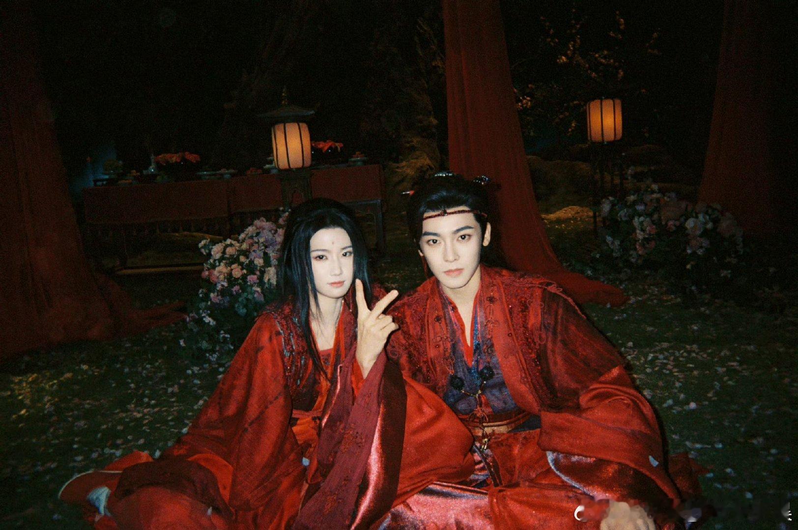 侯明昊长文告别纪伯宰侯明昊发长文告别入青云 侯明昊长文别纪伯宰，酒杯藏锋，葱油饼