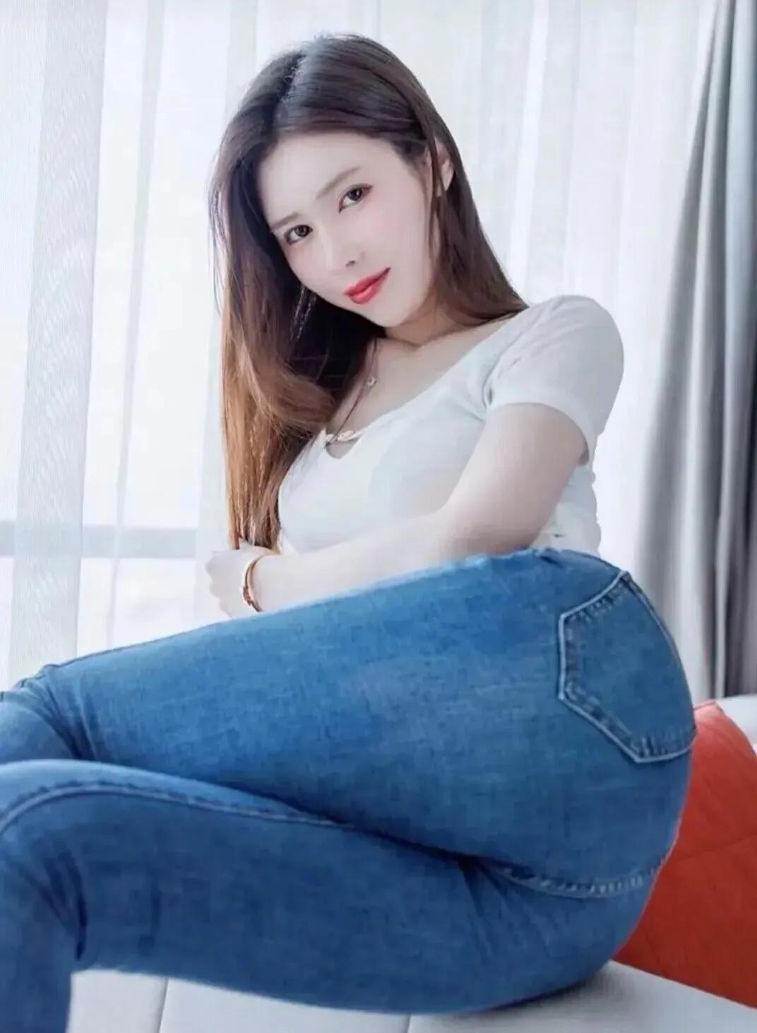 各种牛仔裤美女，尽显完美身材
